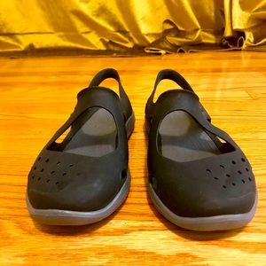 Croc sandals never worn